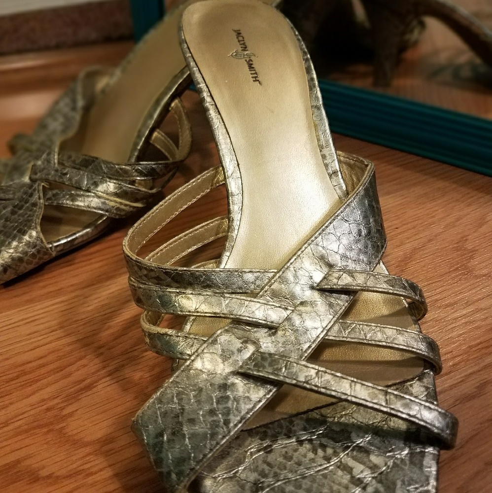 Jaclyn Smith Faux Alligator Heels